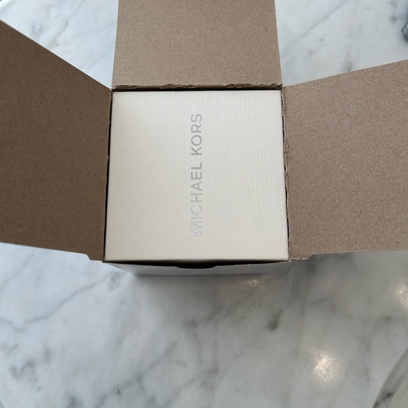 Michael Kors Watch - Picture 2 of 4